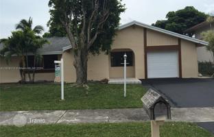 4-bedroom house 212 m² in West End for $599,000