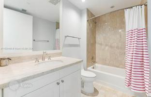 3-bedroom apartments in condo 288 m² in Bal Harbour for $4,299,000