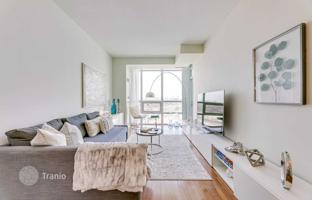 1-bedroom apartment in Lake Shore Boulevard West for C$751,000
