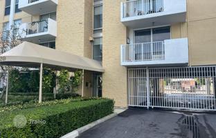 2-bedroom apartments in condo 89 m² in North Miami for $335,000