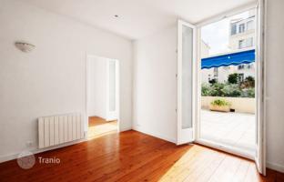 Well-maintained, bright apartment 100 meters from the beach, Carre D'or, Nice, France for 645,000 €