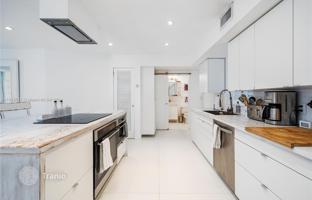 6-bedroom house 339 m² in Miami for $2,290,000
