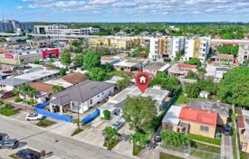 Townhome – Hialeah, Florida, USA for $1,600,000