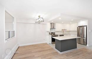 2-bedroom apartment in Etobicoke for C$799,000