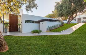Modern-style villa in the sought-after Zone D of Sotogrande Alto for 2,395,000 €