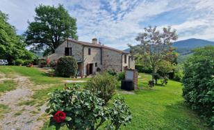 5-bedroom villa 350 m² in Radicofani for 1,050,000 €