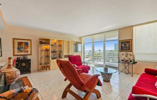 1-bedroom apartments in condo 104 m² in Miami for $560,000