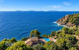Exquisite villa with a large plot by the sea in Rayol-Canadel-sur-Mer, French Riviera, France for 6,995,000 €