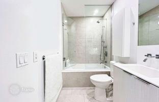 5-bedroom apartment in Bonnycastle Street for C$920,000