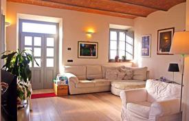 Multi-level apartment in a historic villa in Castelnuovo Berardenga, Tuscany, Italy for 560,000 €