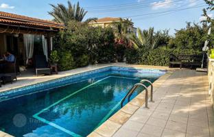 4-bedroom cottage 270 m² in Nicosia for 450,000 €