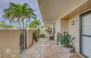 2-bedroom apartments in condo 141 m² in Jupiter for $450,000