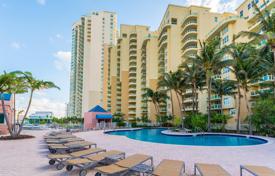 Comfortable apartment with ocean views in a residence on the first line of the beach, Aventura, Florida, USA for $849,000
