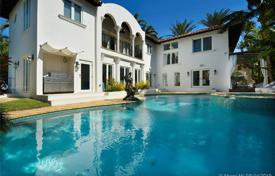 Luxury villa with a swimming pool, a spa, a gym and a balcony, Miami Beach, USA for $2,690,000