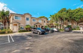 Townhome – Doral, Florida, USA for $490,000