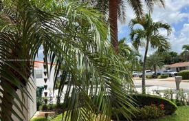 Townhome – Hialeah, Florida, USA for $689,000