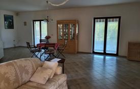House Brtonigla, 600 m². Price on request