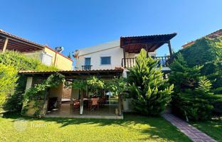3-bedroom villa 130 m² in Nea Skioni for 1,100,000 €