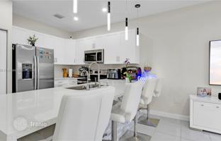 3-bedroom house 143 m² in Hialeah for $579,000
