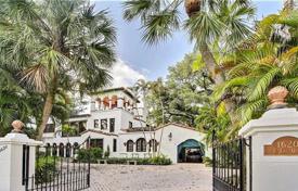 Spacious cottage with a backyard, a garden, terraces and a parking, Fort Lauderdale, USA for $2,750,000