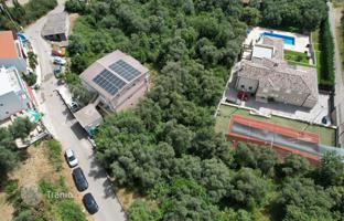 Land plot 900 m² in Becici for 396,000 €