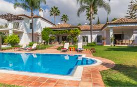 Andalucian style south facing villa surrounded by all kind of amenities and is close to Puerto Banus and the Marbella center. Price on request