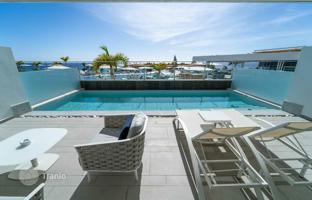 2-bedroom apartment 186 m² in La Caleta for 1,095,000 €