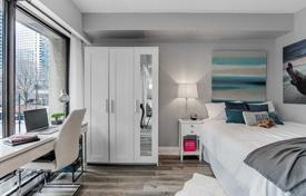 Apartment – Harbour Square, Old Toronto, Toronto,  Ontario,   Canada for C$1,445,000