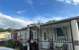 Townhome – Hollywood, Florida, USA for $420,000