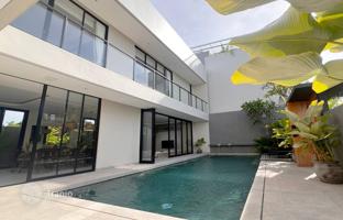 4-bedroom villa 400 m² in Ungasan for $877,000