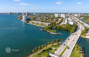 2-bedroom apartments in condo 110 m² in North Miami for $399,000