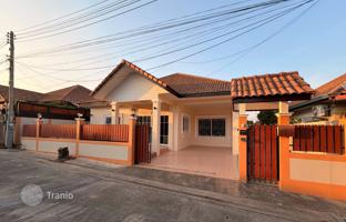 3-bedroom house 287 m² in Chonburi for $161,000