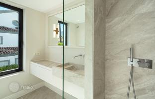 5-bedroom villa 401 m² in Nueva Andalucia for 3,895,000 €