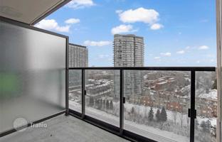 2-bedroom apartment in Lake Shore Boulevard West for C$792,000