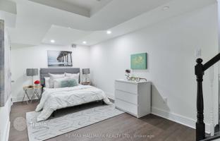8-bedroom townhouse in Old Toronto for C$1,167,000