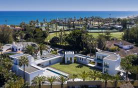 A magnificent example of modern architecture at its best. Kings and Queens, Sotogrande Costa. for 4,150,000 €