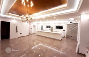 3-bedroom penthouse 180 m² in Germasogeia for 800,000 €