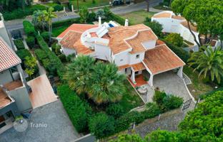 3-bedroom cottage 170 m² in Quarteira for 1,417,000 €