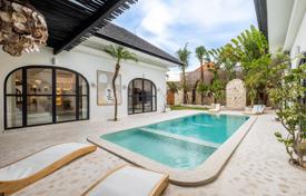 Splendid 5bd Designer villa in Berawa Beach, Canggu for $732,000