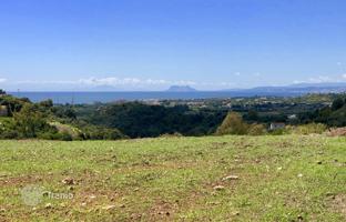 Land plot 3,135 m² in Estepona for 975,000 €