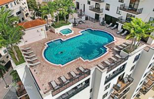 3-bedroom apartments in condo 123 m² in Coral Gables for $800,000