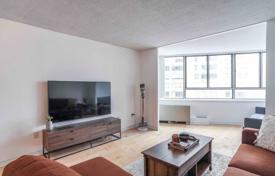 Apartment – Queens Quay West, Old Toronto, Toronto,  Ontario,   Canada for C$877,000
