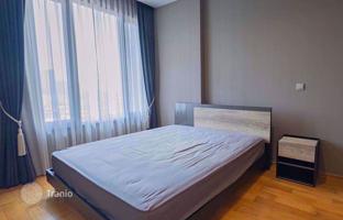 1-bedroom apartments in condo in Khlong Toei for $260,000
