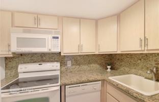 Condo 52 m² in West Avenue for $259,000