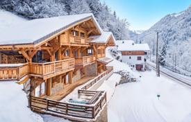 New chalet with a sauna and a jacuzzi, Morzine, France for 14,500 € per week