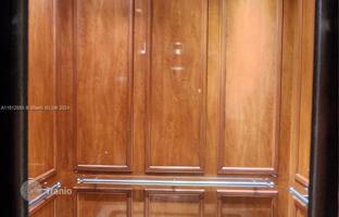 2-bedroom apartments in condo 102 m² in Miami for $300,000