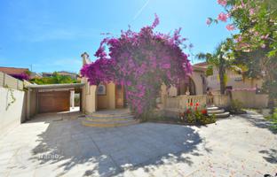 2-bedroom cottage in Antibes for 849,000 €