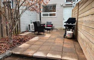 3-bedroom townhouse in Old Toronto for 1,471,000 €