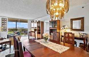 2-bedroom apartments in condo 110 m² in Davie for $289,000