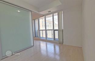 2-bedroom apartment in The Esplanade for C$1,093,000